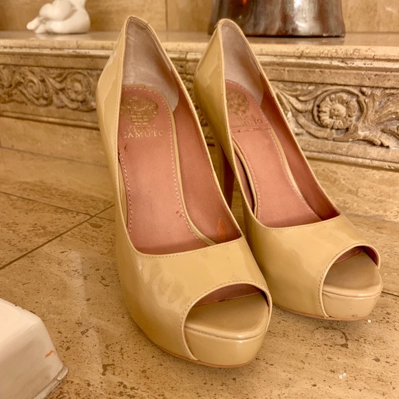 Vince Camuto Nude Heels - Picture 1 of 3